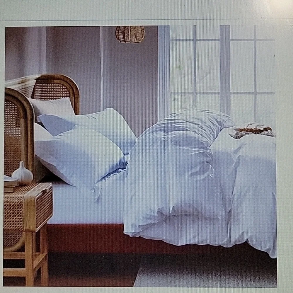 Nestl white 3 pc  duvet cover set King 104x90
